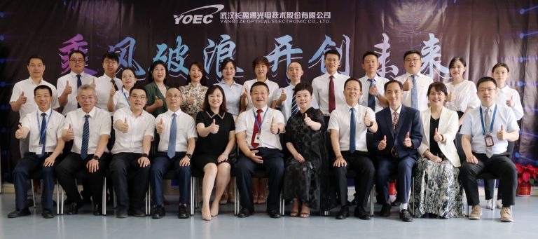 大合影_副本.jpg 大合影_副本.jpg